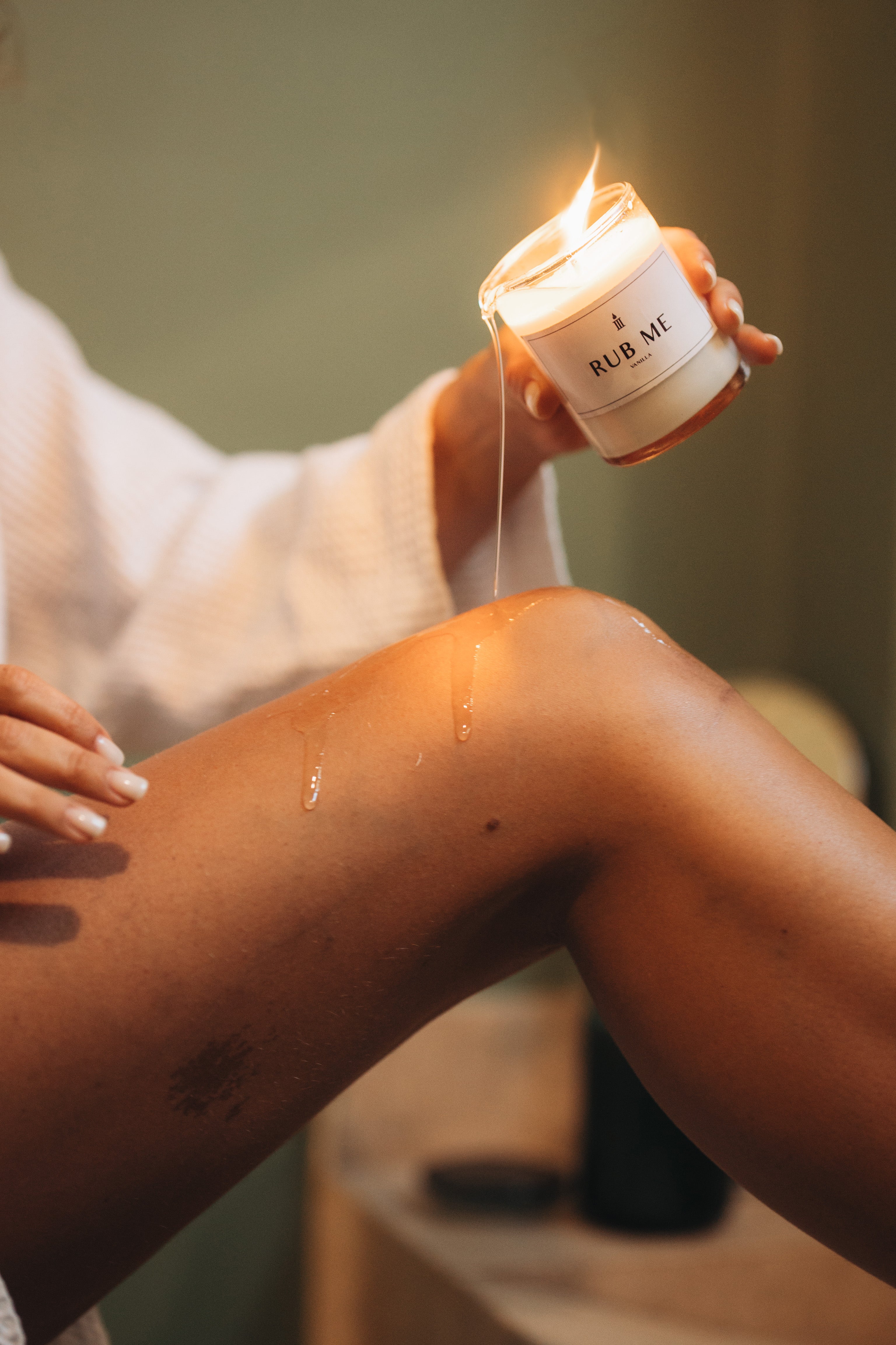 RUB ME Body Serum Candle (Vanilla)
